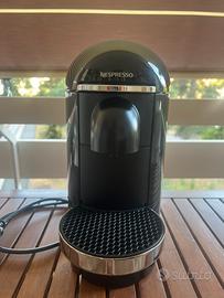 Nespresso Vertuo Plus - Nero lucido e acciaio
