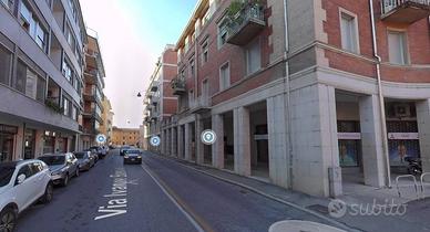 Immobile di 800 m² con 5 locali a Mantova