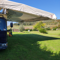 Iveco 80 E 18 con tenda automatica e pedana