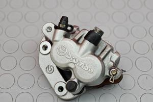 PINZA ANTERIORE APRILIA MX 125 2004 2005 MX125 200