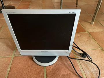Samsun SyncMaster 741 MP