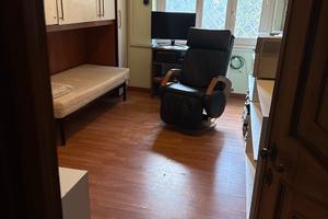 Stanza ammobiliata con uso servizi