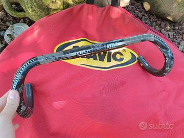 manubrio bici da corsa in carbonio 