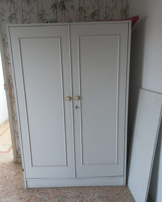 Armadio bianco quasi gratis