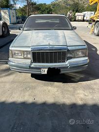 FORD LINCOLN TOWN CAR LIMOUSINE