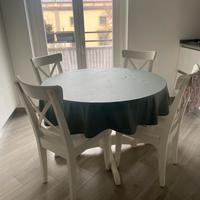 Tavolo Ikea Ingatorp con 4 sedie e 2 sgabelli