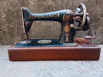 Antica macchina da cucire Singer