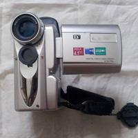 Videocamera digitale DV con vari accessori