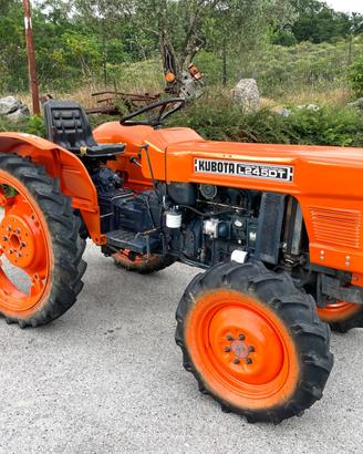 Trattore KUBOTA modello L 245 DT
