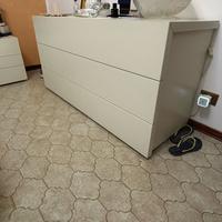 Cassettone camera bianco in legno
