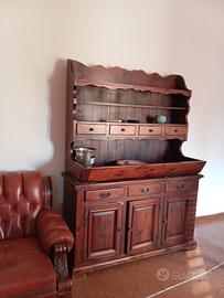 Buffet rustico in legno massello con alzata