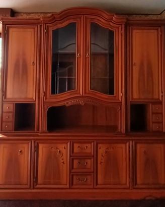 Mobile in legno elegante da salotto.