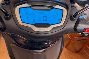 Piaggio Beverly 400 cc Anno 2023 solo 6710 Km