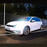 VOLKSWAGEN

GOLF  7.5
GOLF 2.0 TDI DSG 150 CV