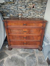 Comò in legno massiccio