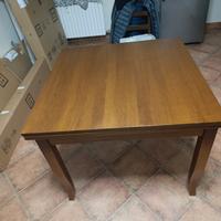 tavolo in castagno 100x100 cm esp a 200