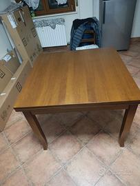 tavolo in castagno 100x100 cm esp a 200