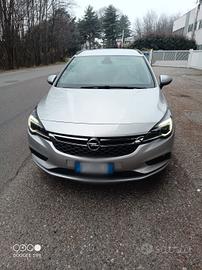 Opel Astra con cambio automatico 