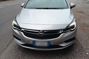 Opel Astra con cambio automatico 
