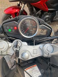 Moto suzuki inazuma 250