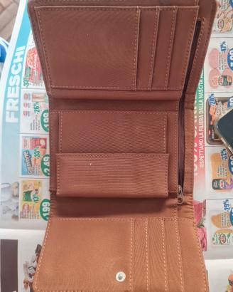PORTAFOGLIO BASILE DONNA – NUOVO MAI UTILIZZATO