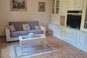 Porzione di villetta a schiera, a S. Donato f.no