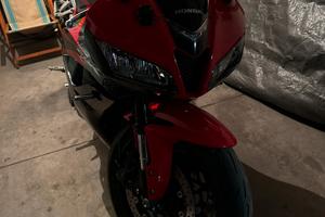 Honda cbr 600 rr