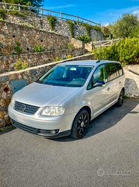 VOLKSWAGEN TOURAN DSG