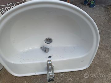 lavabo con piede 