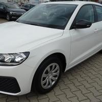 Audi a1 gb 2019 ricambi vari interni ed esterni