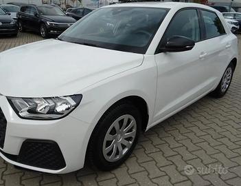 Audi a1 gb 2019 ricambi vari interni ed esterni