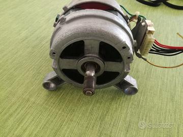 Motore per lavatrice INDESIT
