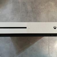 Xbox one 500 giga  piu due controller