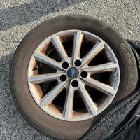 Gomme con cerchi in lega