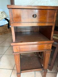 Tavolino antico in legno