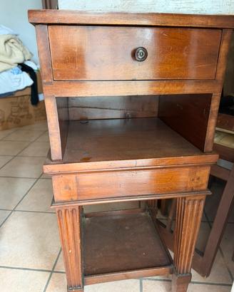 Tavolino antico in legno