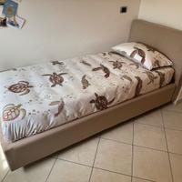 Letto singolo in tessuto grigio marca Altrenotti