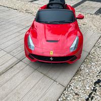 Ferrari elettrica per bambini