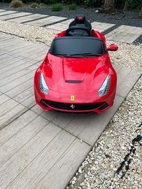 Ferrari elettrica per bambini