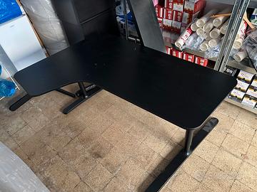 scrivanie e mobiletti