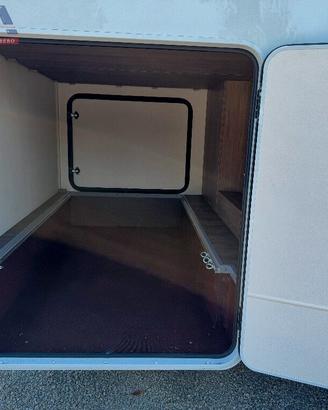CARADO A 464 GARAGE