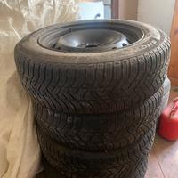 treno gomme pirelli