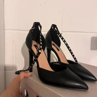 Scarpe tacchi neri con borchie n.37