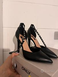 Scarpe tacchi neri con borchie n.37