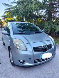 Toyota Yaris 1.0 benzina