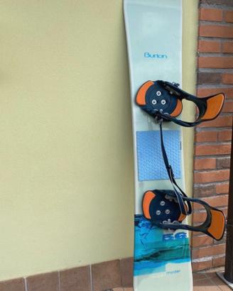 Tavola da Snowboard Burton con attacchi step on