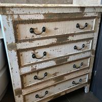 Cassettiera in stile shabby