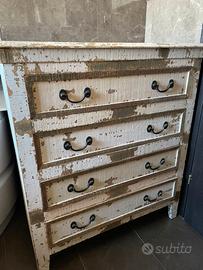 Cassettiera in stile shabby