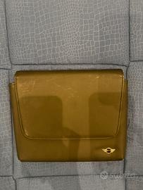 Porta documenti con libri d’uso e manutenzione