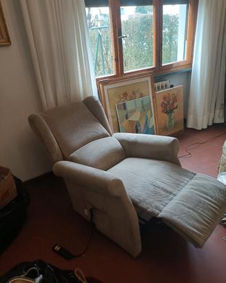 poltrona elettrica regolabile